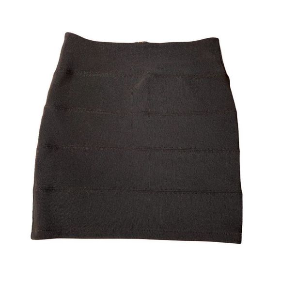 Budle Bottom Size 4 Topshop Skirt and Missguided Shorts - Picture 2 of 8